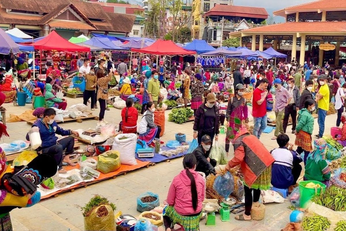 Sapa – Bac Ha Market – Sapa (B/L/-) Photo 2