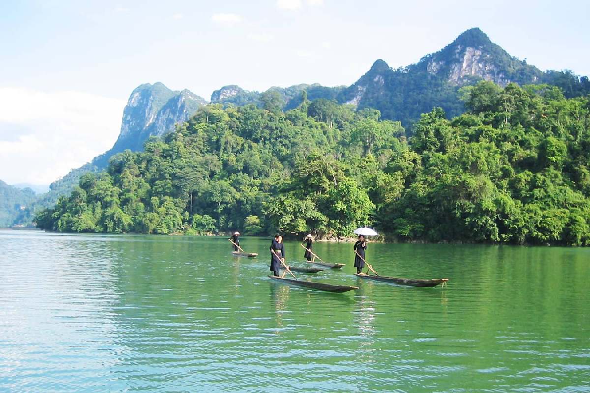 Hanoi - Bac Kan - Ba Be (-/L/D) Photo 1