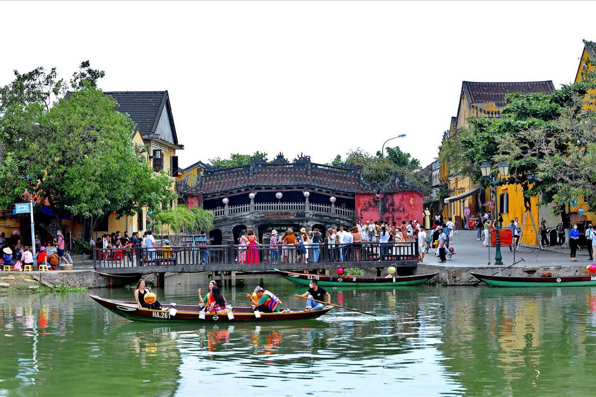 Cooking Class & Walking Tour – A Taste and Tale of Hoi An Photo 2