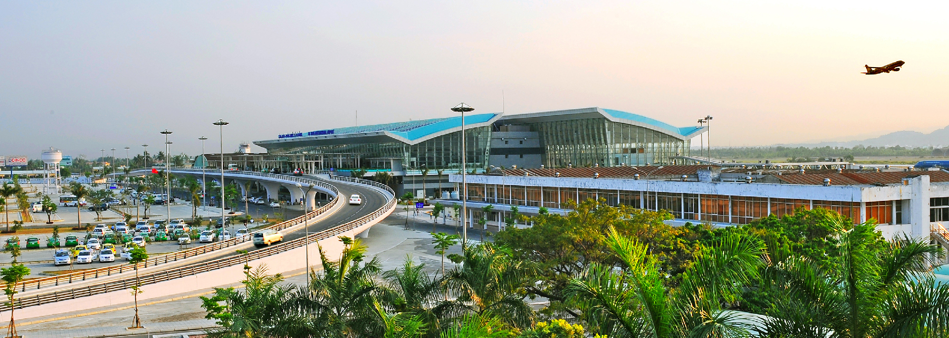 Da Nang International Airport with this complete guide
