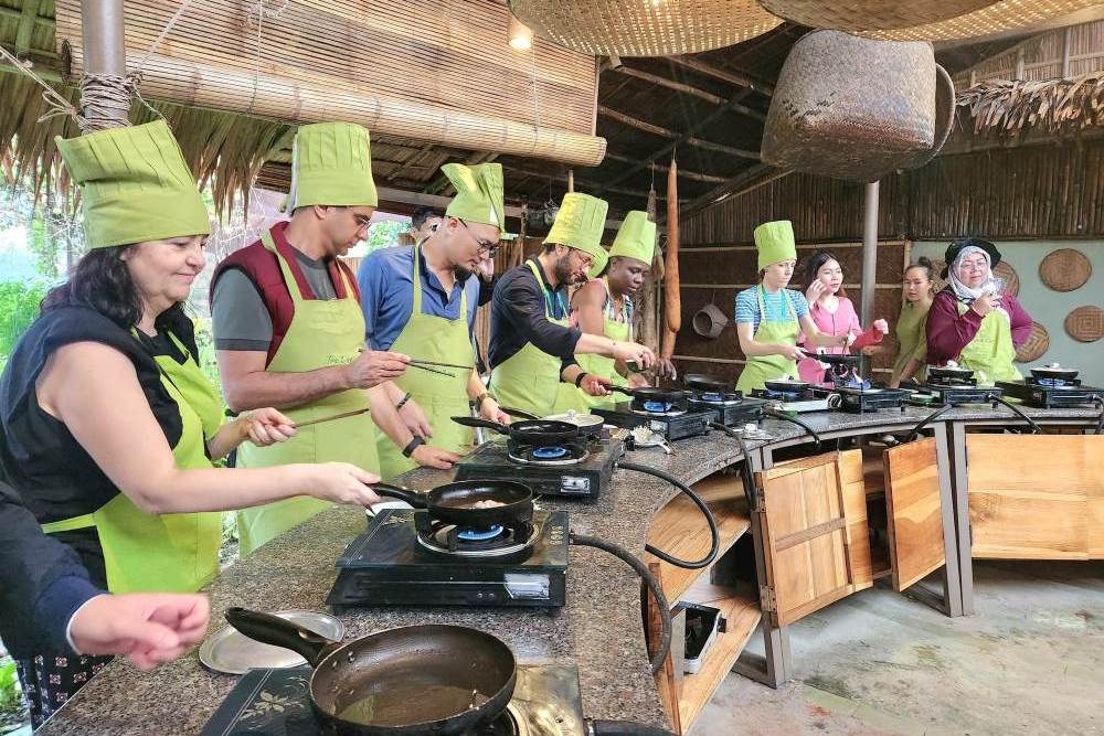 Hoi An Cooking Class & River Cruise Tour 1 Days