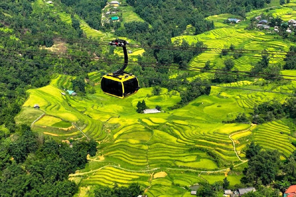 Sapa & Bac Ha Market Highlights Tour 4 Days