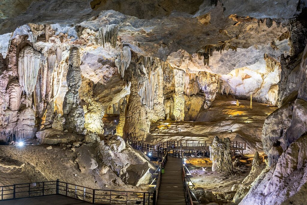 Epic Central Vietnam Discovery Tour 6 Days